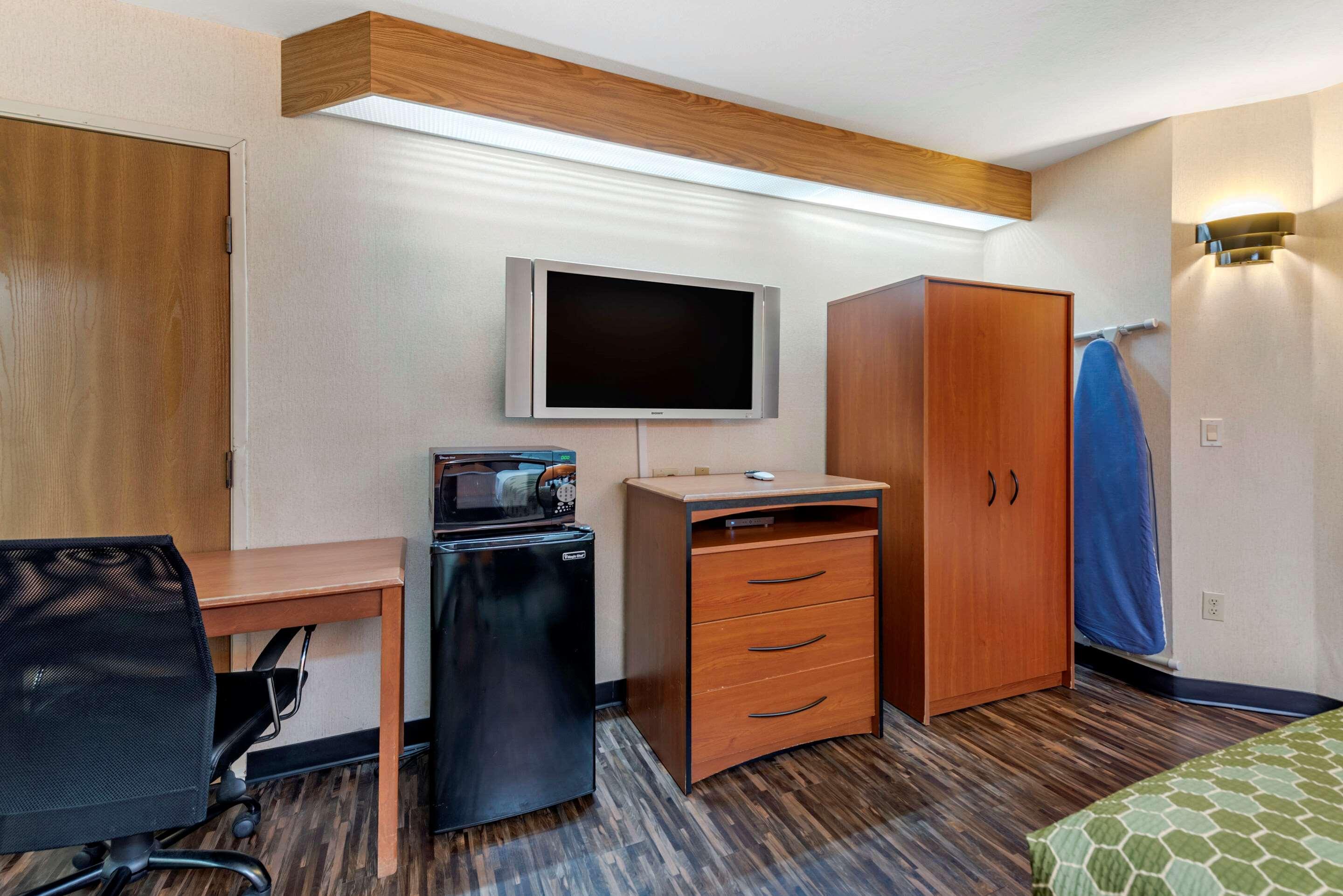 Econo Lodge North Academy Колорадо Спрингс Екстериор снимка