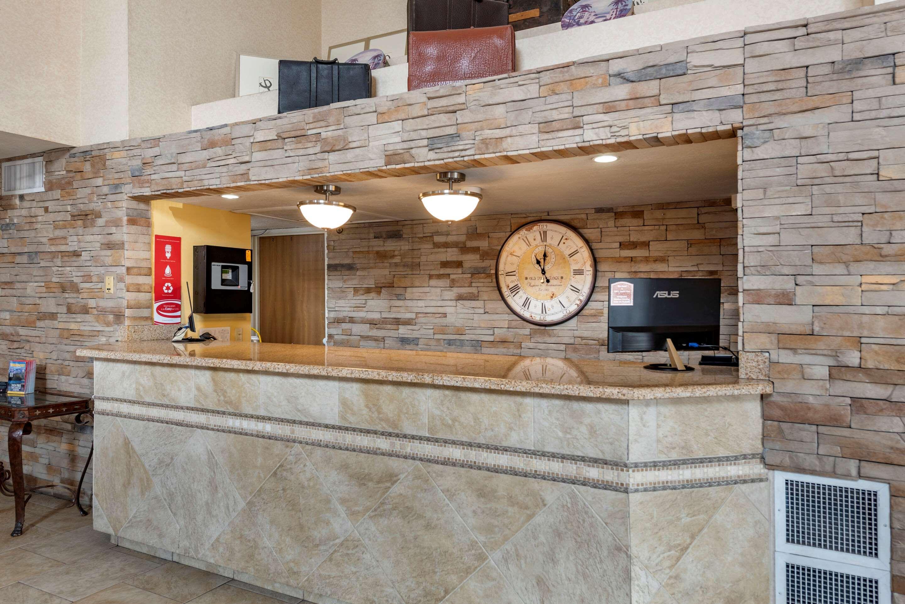 Econo Lodge North Academy Колорадо Спрингс Екстериор снимка