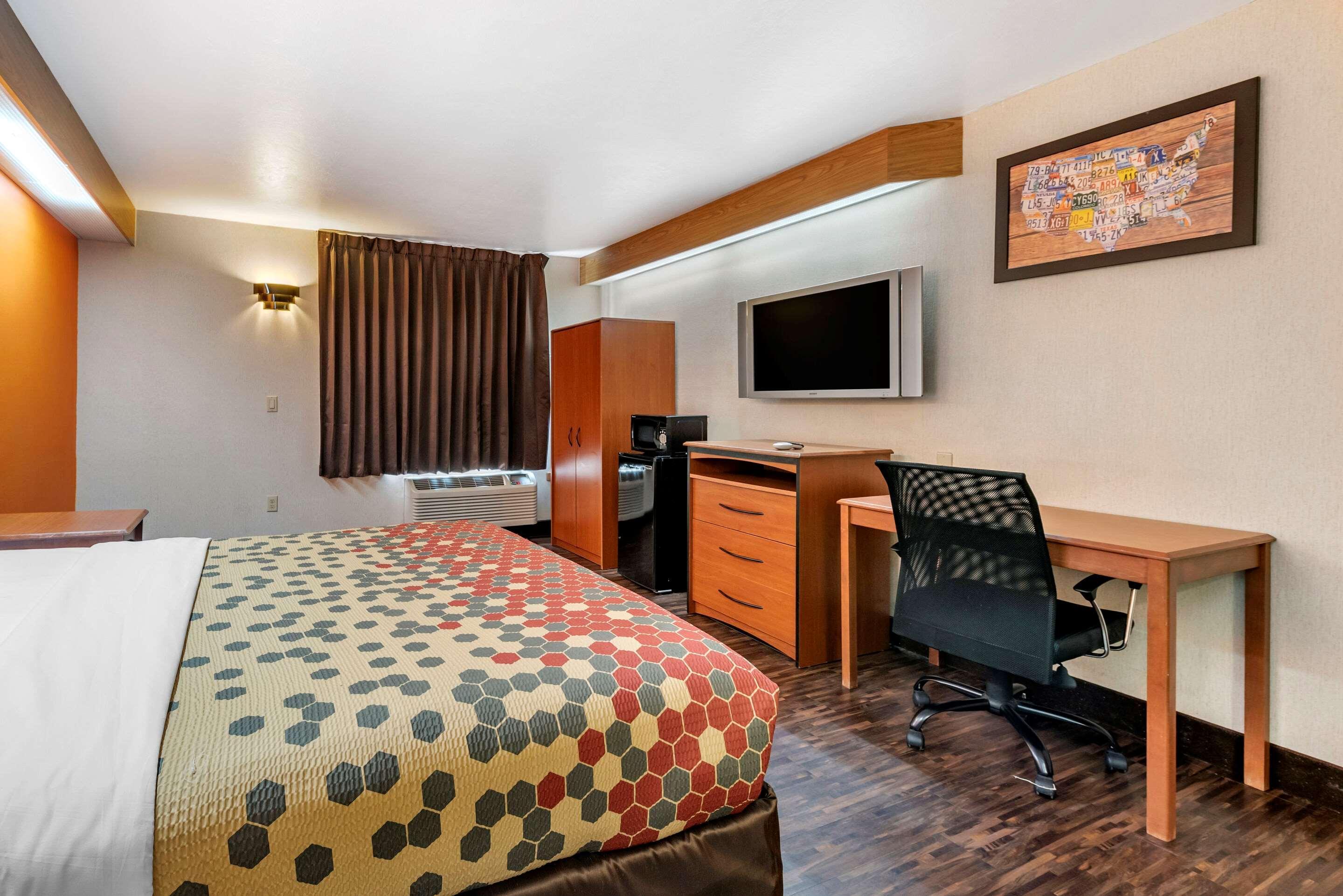 Econo Lodge North Academy Колорадо Спрингс Екстериор снимка