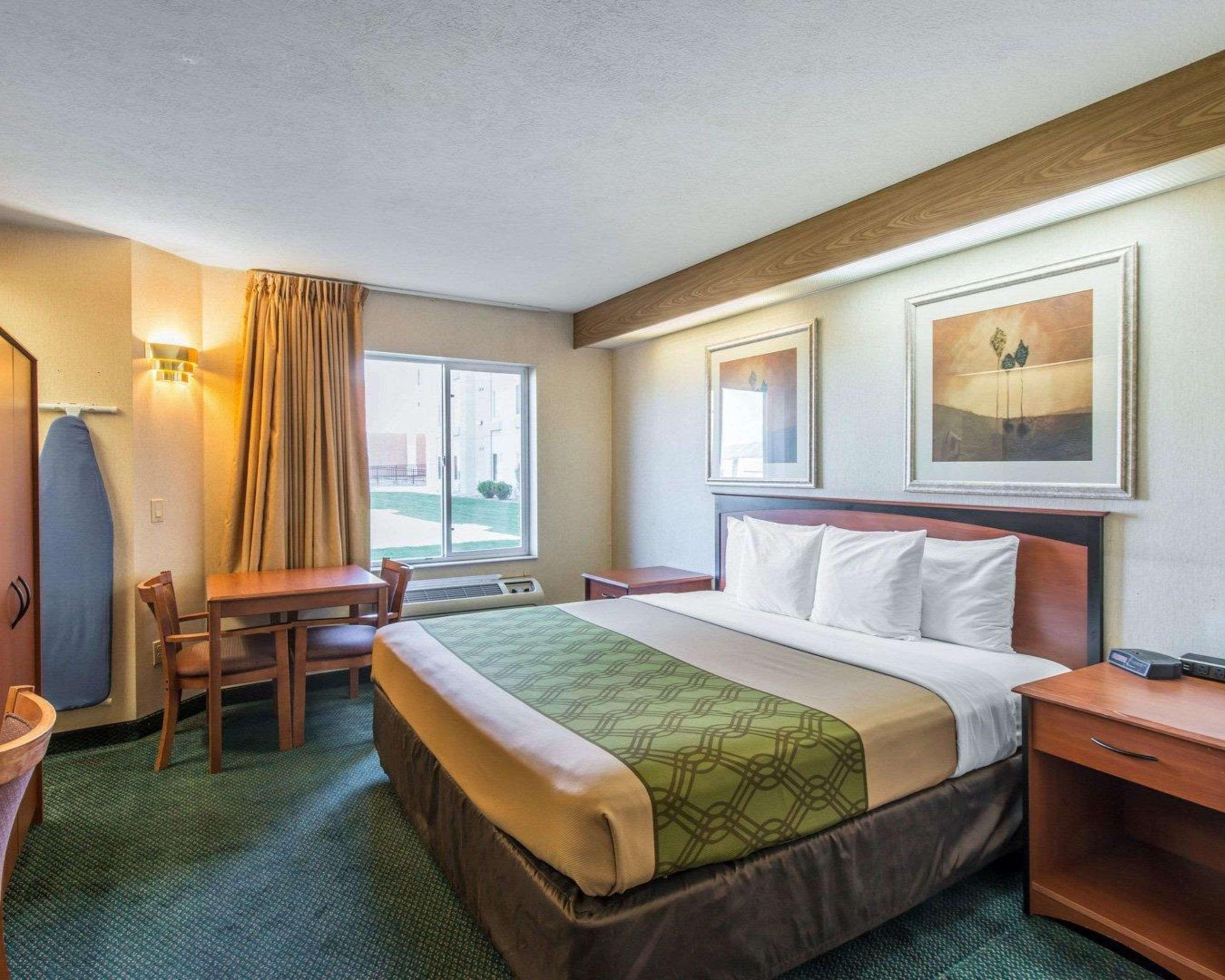 Econo Lodge North Academy Колорадо Спрингс Екстериор снимка