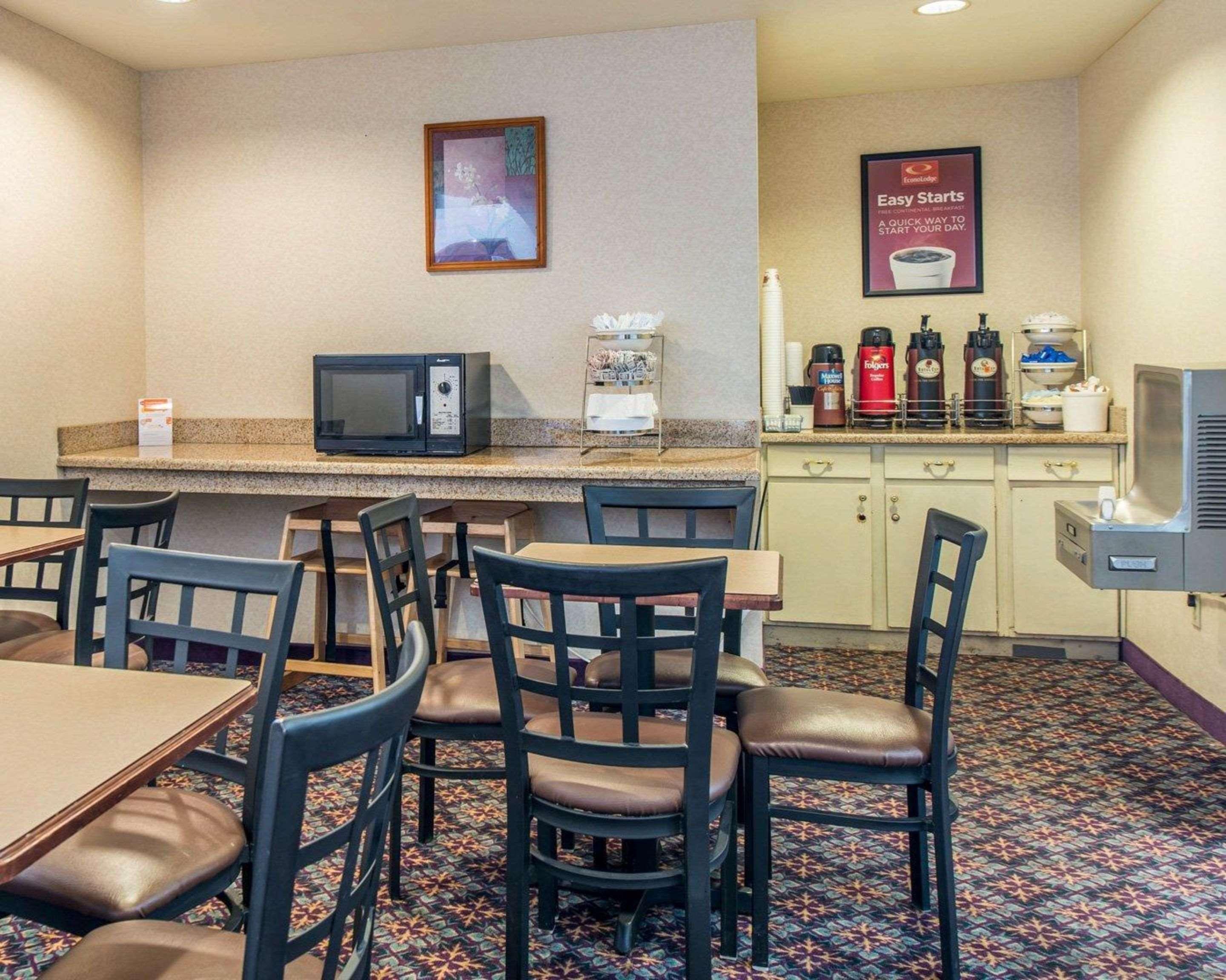 Econo Lodge North Academy Колорадо Спрингс Екстериор снимка